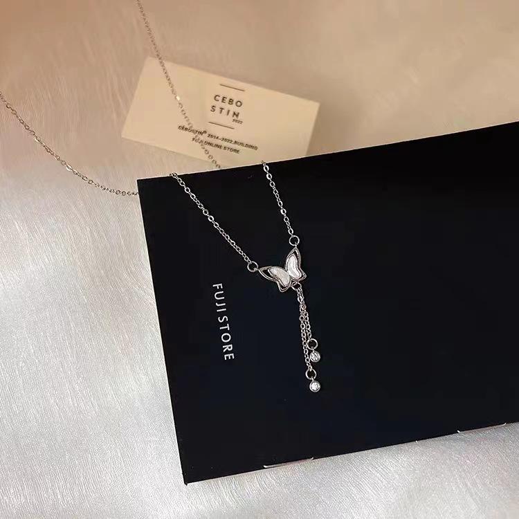 Laurel fairy rabbit zircon necklace female niche design advanced sense cute sweet versatile smart jade rabbit collarbone chain
