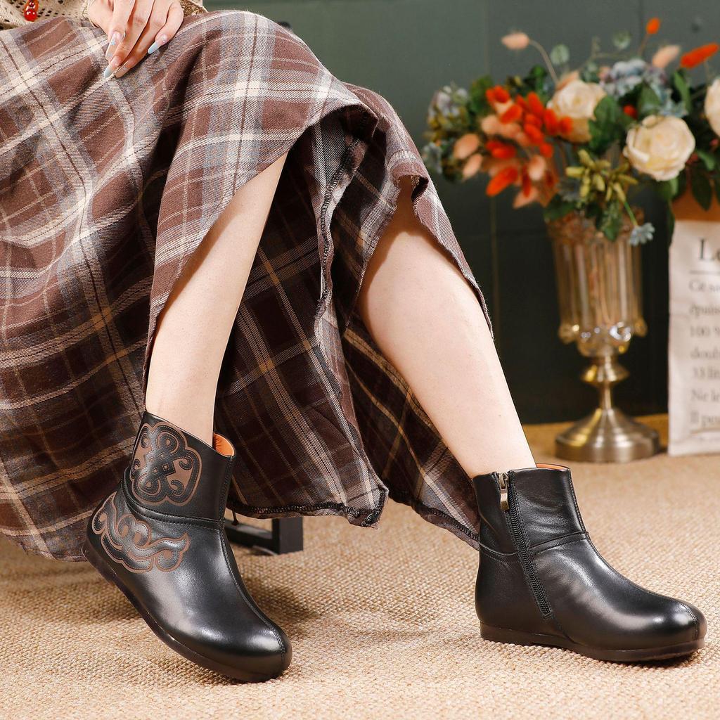 Women's Genuine Leather Ankle Boots - Retro Style, Soft Sole, Comfortable Flat Heel for Autumn/Winter 2025
