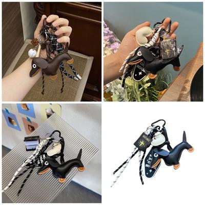 Retro Style Sausage Dog Keychain Handmade PU Leather Puppy Key Ring Stylish Animal Bag Pendant for Fashion Enthusiasts