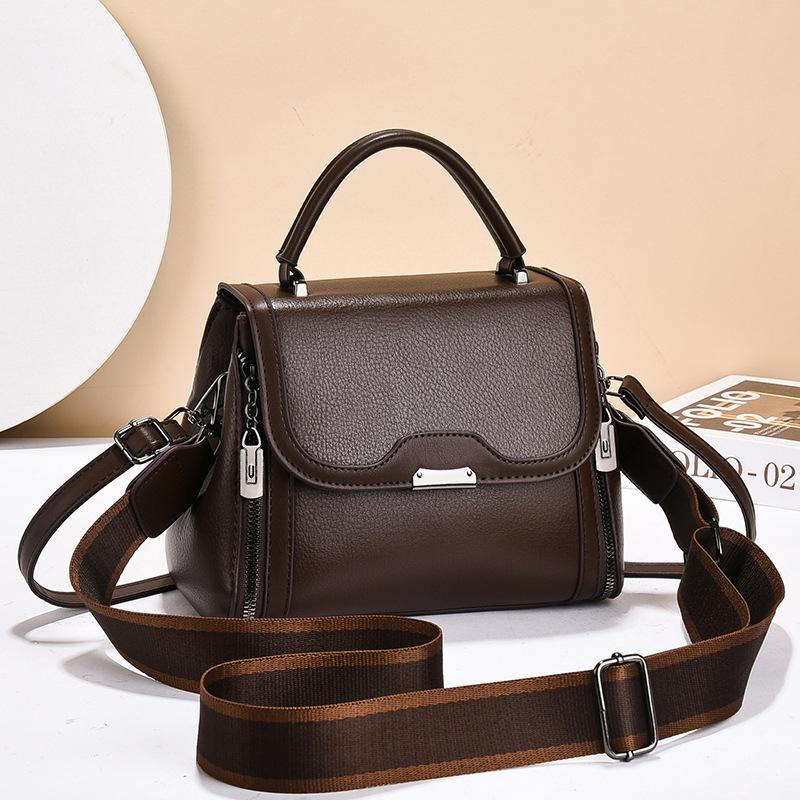 Women's bag small square bag 2025 new versatile large-capacity portable women's bag fashion shoulder messenger bag women