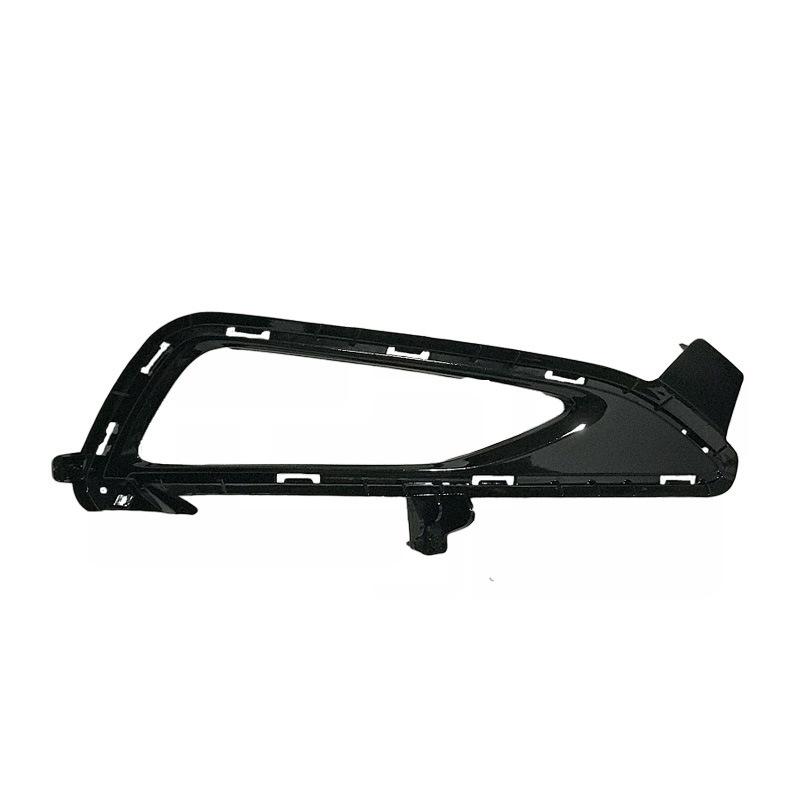 

Hyundai Tucson (2015) High Trim Front Fog Lamp Frame Cover