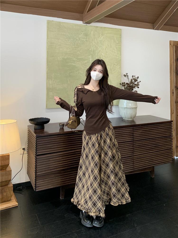 Asymmetrical Hem Off-Shoulder Top & Skirt Set with Stylish Design