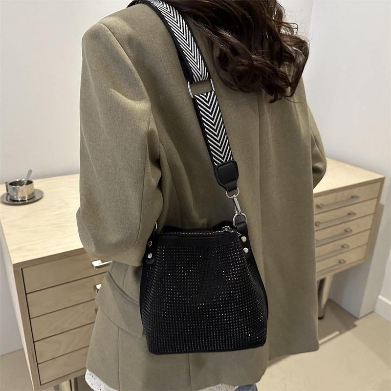 Bag new niche design autumn bucket bag beautiful personality fashion shoulder messenger bag