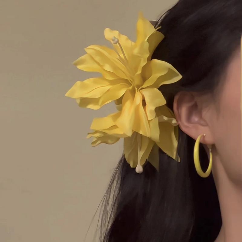 Lily Flower Hair Clip Plastic Flower Hair Claw For Women Girls Sweet Versatile Shark Clip Exquisite Hair Accessories