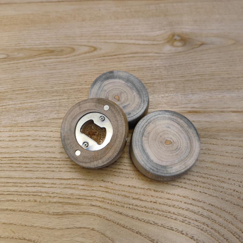 Kreativt Kylskåp i Massivt Trä med Kapsylöppnare Dryck Öl Kapsylöppnare Exklusiv Trä Minimalistisk Kapsylöppnare