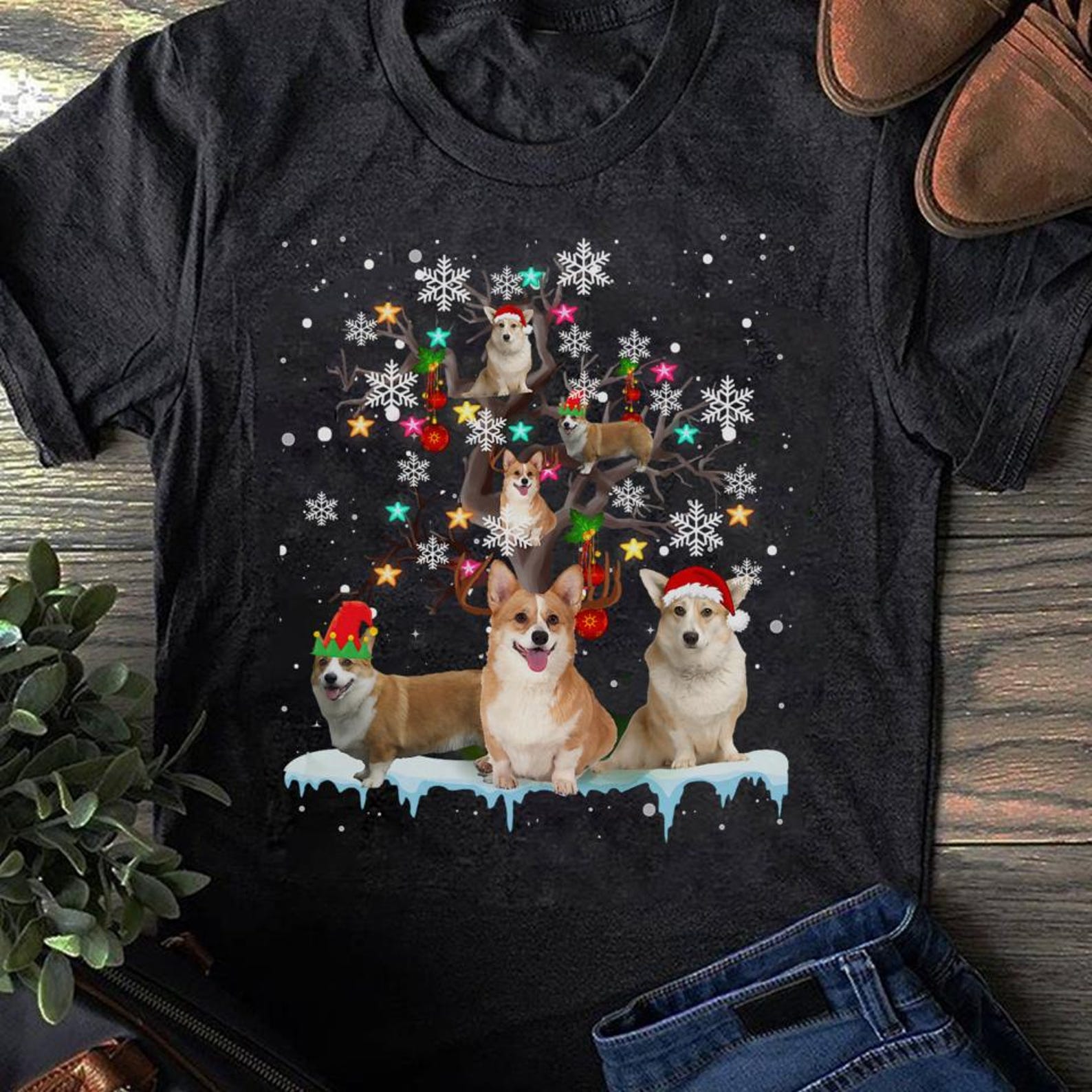 Christmas Corgi On Tree Santa Corgi Dog Lover Gifts T-Shirt- Gift for Dog Lovers - Funny Dog - Corgi Lovers - Corgi Christmas - Mother s Day S