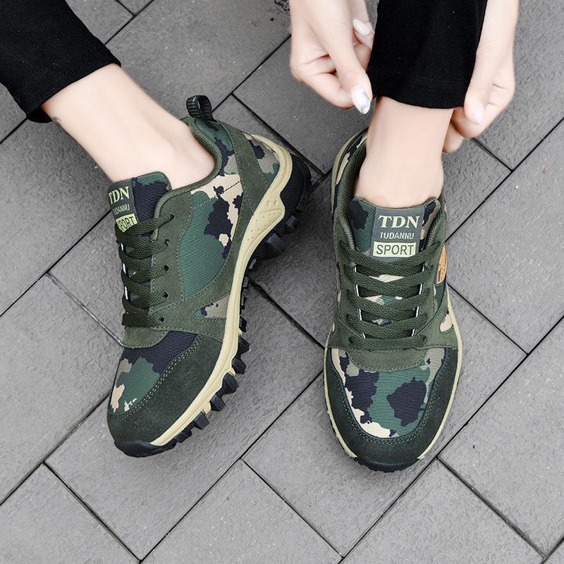 Fashion couple camouflage sneakers fly-woven breathable hiking shoes rubber sole low-top shoes for men and women