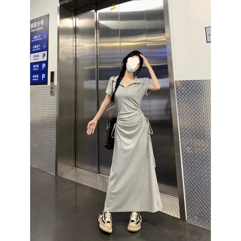 Große Größe Tunnelzug Taille und dünnes halb geöffnetes Halskleid Damenbekleidung Sommer schlankes Temperament kurzärmliges A-linienförmiges langes Kleid