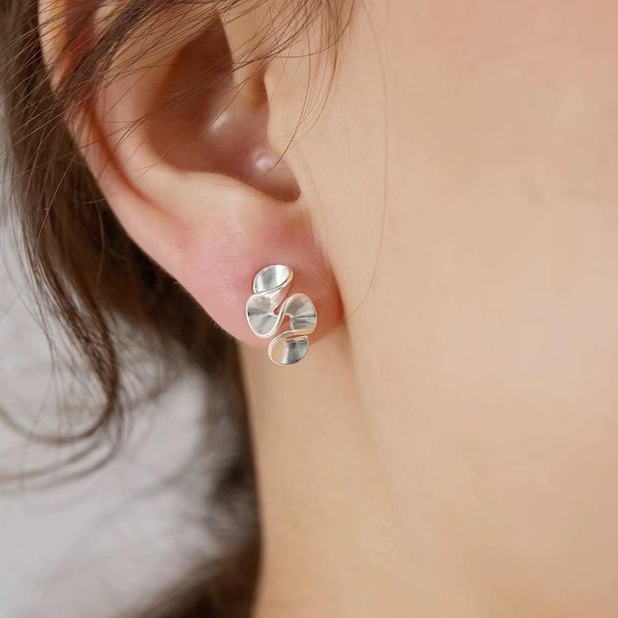 LATS Silver Needle Geometric Pleated Flowers Small Stud Earrings for Women Fashion Jewelry Accessories