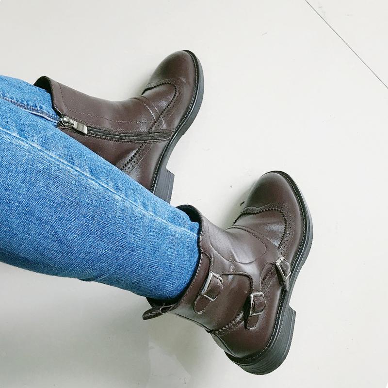 Fashion 2025 winter new full leather low-heeled women's boots retro fashion all-match essential women's short boots pointed ankle boots