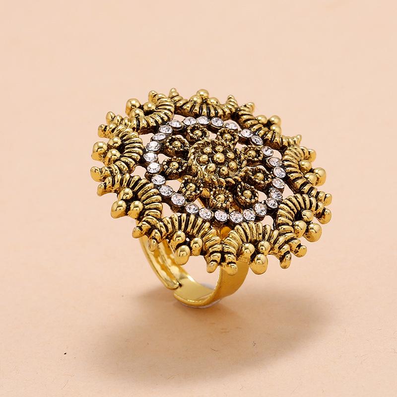 Retro Enamel Flower Ring: European & American Geometric Bohemian Style for Women