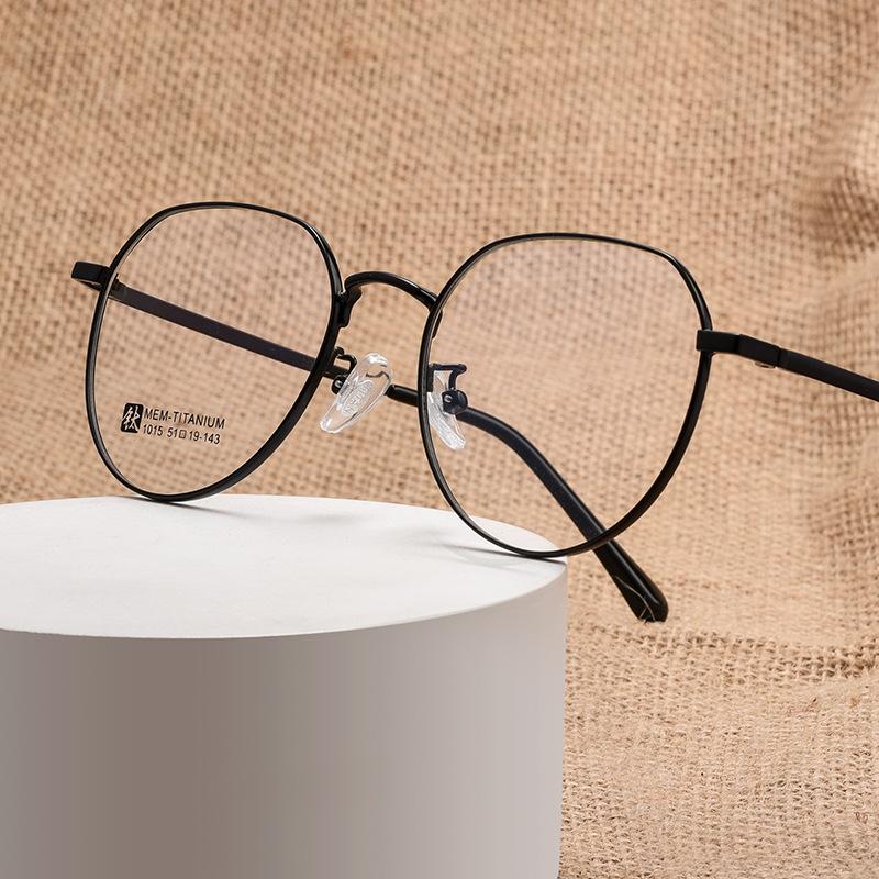 Retro Titanium Alloy Round Women's Full Rim Glasses Frame Ultralight Anti-Slip Legs Trendy Eyewear for City Life & Daily Glamour