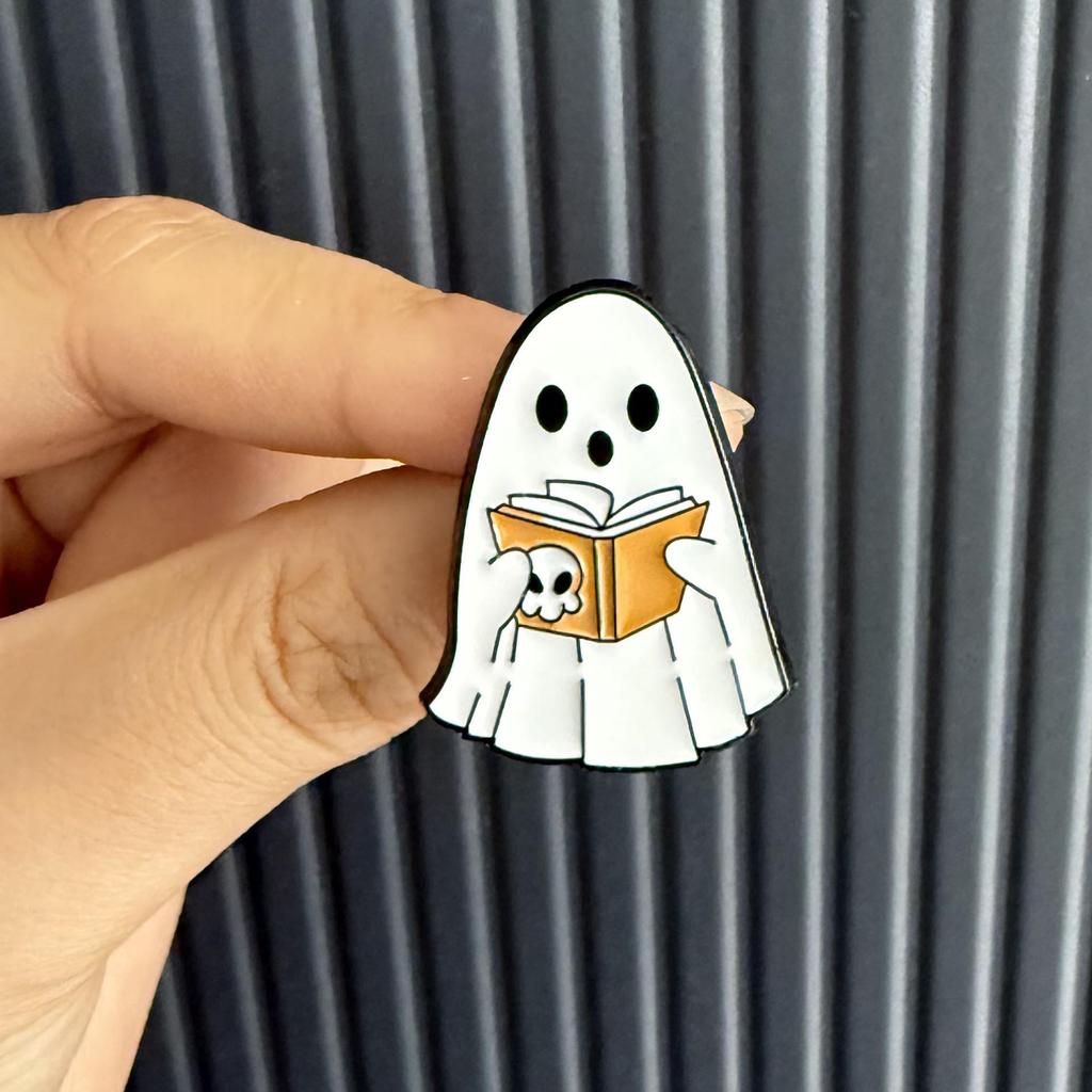 Halloween Ghost Brooch: Fun Cartoon Decorative Badge for Clothes & Backpacks