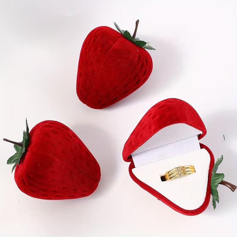Mini Strawberry Ring Box Heart Shaped Lid Engagement Ring Display Case for Wedding Valentines Day Proposal Gift