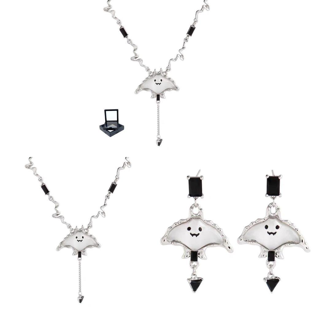 Sweet Devil Fish Necklace With Alloy Pendant For Women And Men Gift