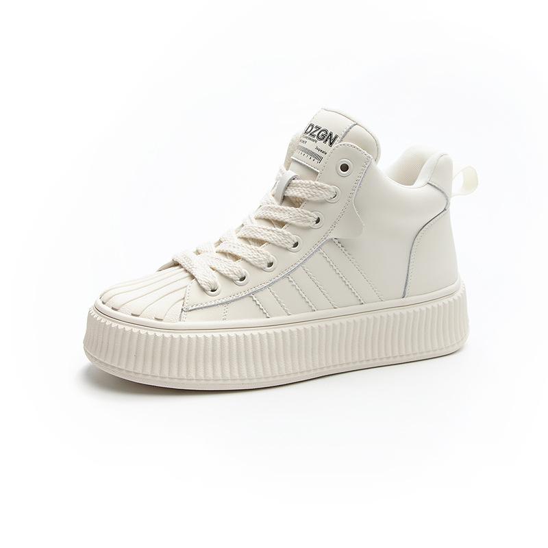 2025 podzim a zima nové vysoké boty kožené vnitřní zvýšení výšky ležérní bílé boty oblíbené sportovní korejská verze trendy Martensky dámské