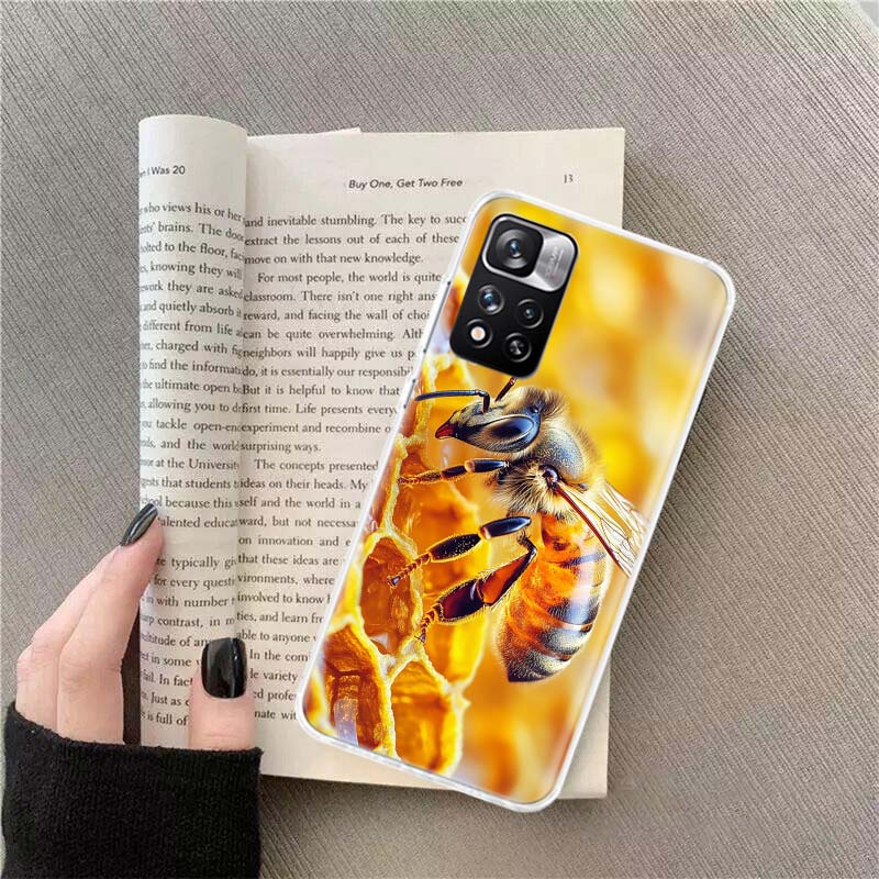 Bees and Honey In the Honeycomb Phone Case For Redmi Note 13 12 Pro Plus 14 15 Pro 5G 11 11T 11E 11S 10 Pro 10S 9 9S Cover Cell