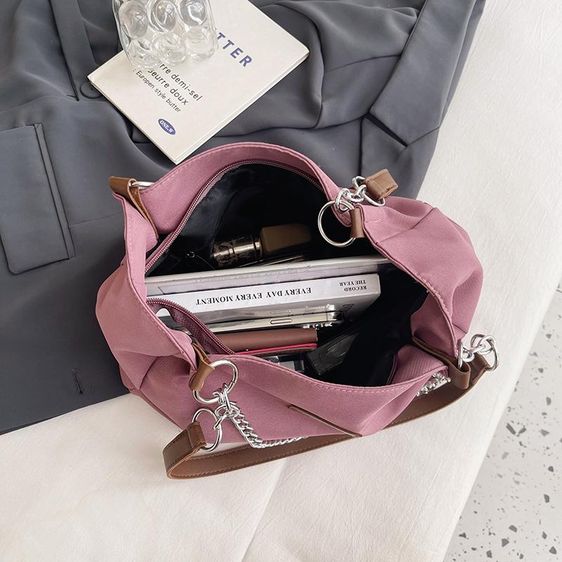 Nylon Einfarbige Große Kapazität Tragetasche Mode Kette Ein Schultertasche Damen Minimalistisch Pendlertasche Premium