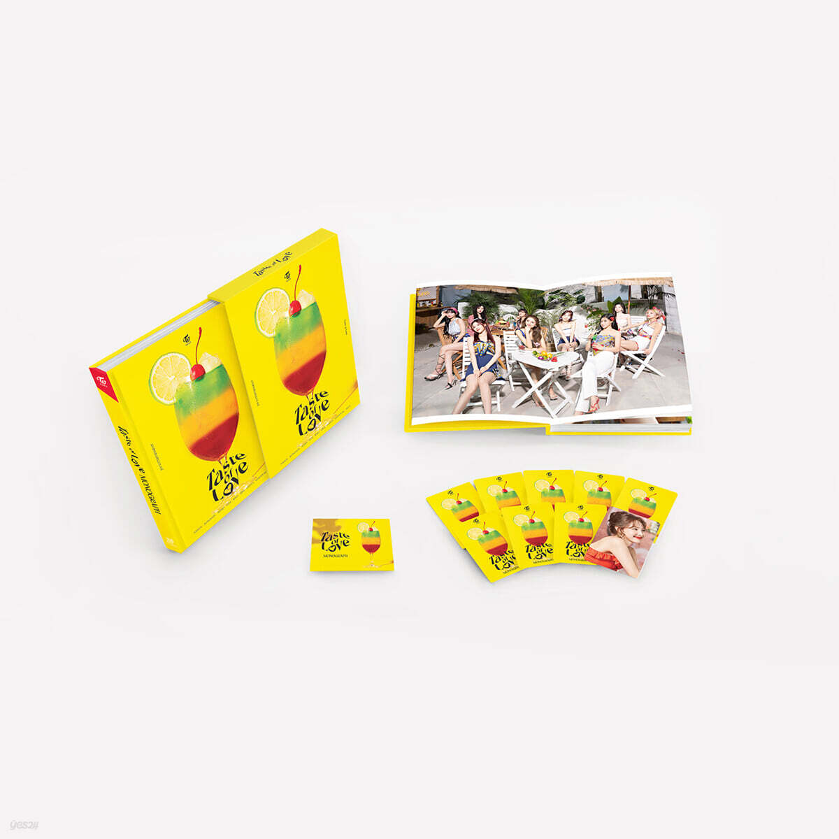 

TWICE - TWICE MONOGRAPH Taste of Love