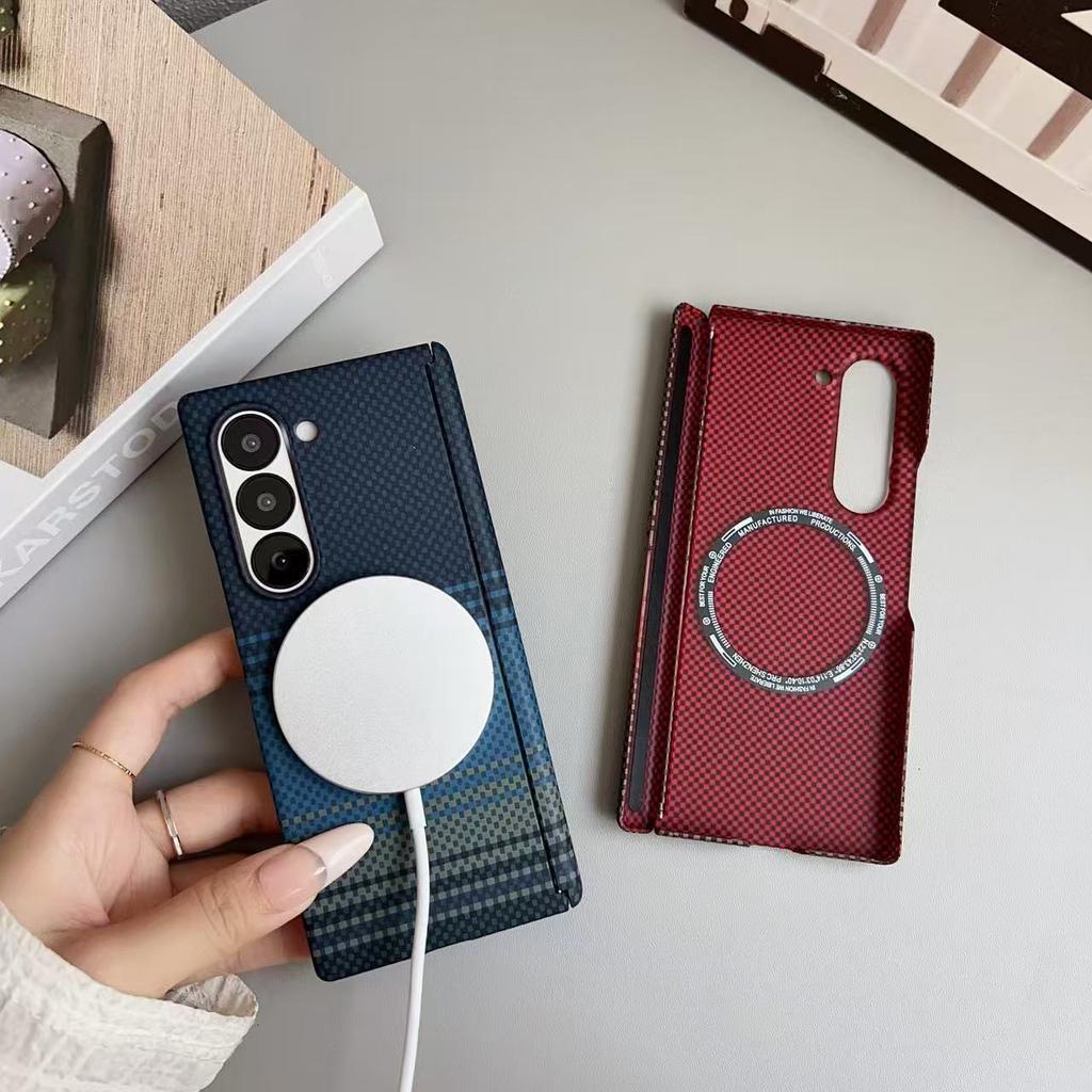 Carbon Fiber Texture For MagSafe Phone Case For For Samsung Galaxy Z Fold7 Fold6 Fold5 5G Wireless Charging Shockproof Cover