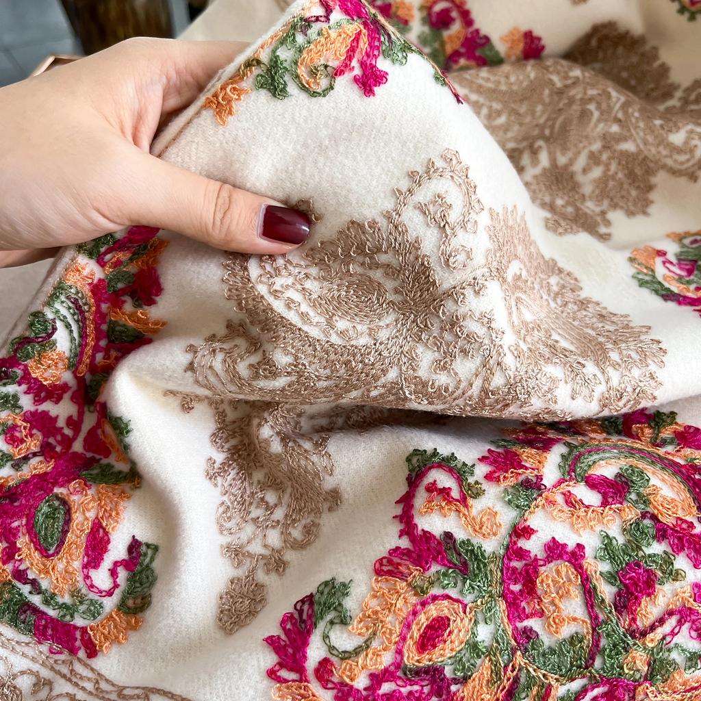 Varmt vinter skjerf i kasjmir for kvinner Broderi Pashmina teppe Tykt sjal Wrap Skjerf Mote Bufanda Echarpe Poncho