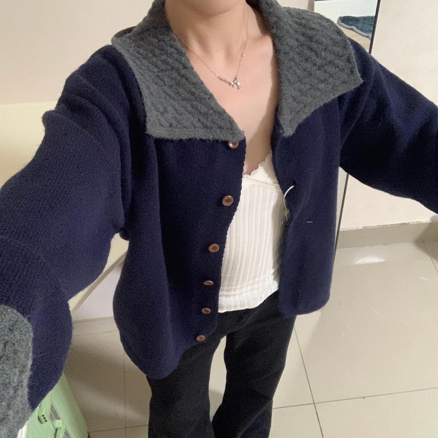 

Женский вязаный кардиган в корейском стиле на осень 2025 года с отложным воротником - Свободный, расслабленный крой. S (75-95 kg) темно-синий