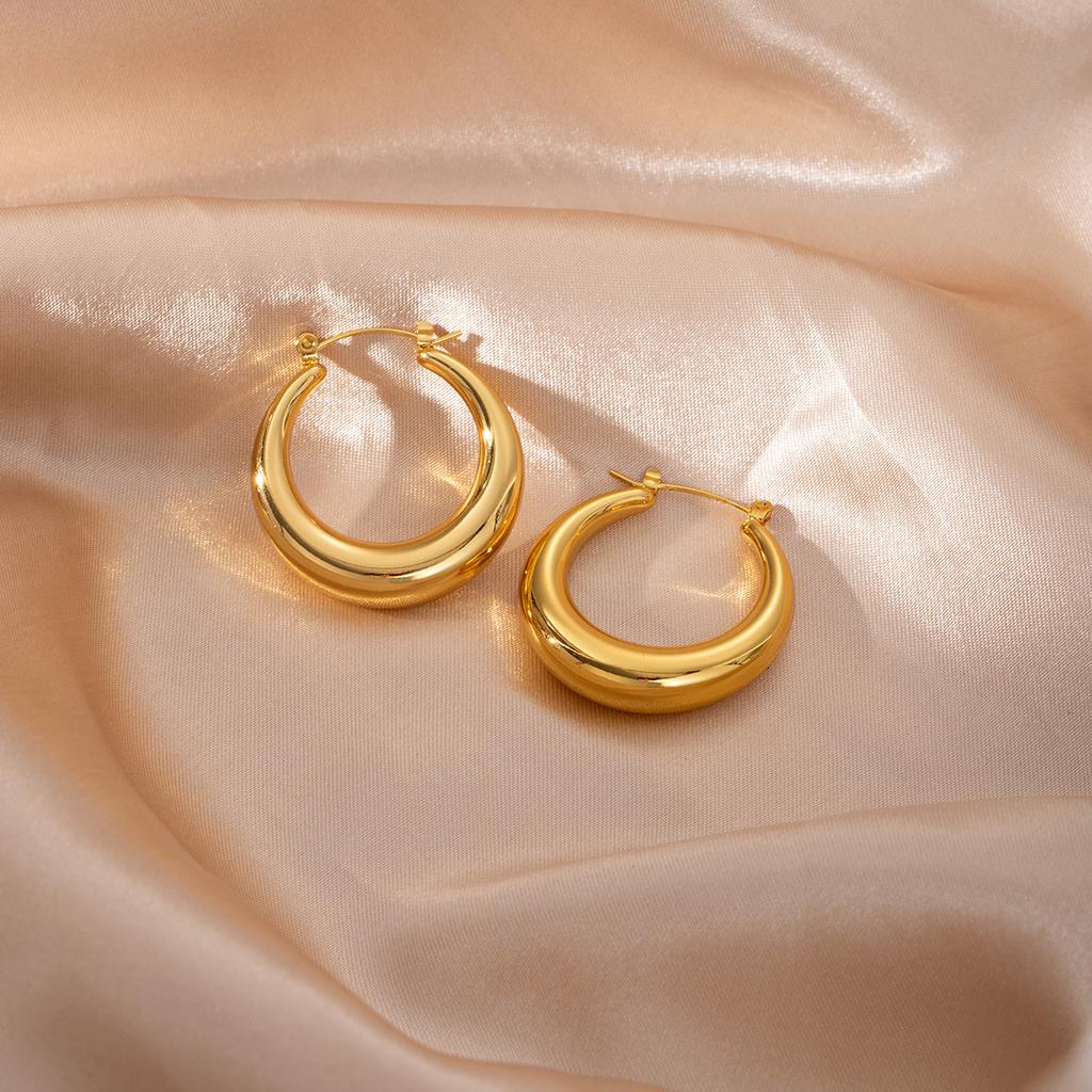 Metal Wind Geometric Hollow C-Shaped Stud Earrings Retro High-End Stainless Steel Earrings Personalized Atmosphere Earrings