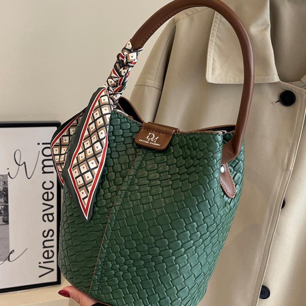 

Модная ручная маленькая сумка в стиле ретро для женщин, новинка 2024 года, осень, новая сумка-ведро с язычком, маленькая и минималистичная сумка на плечо