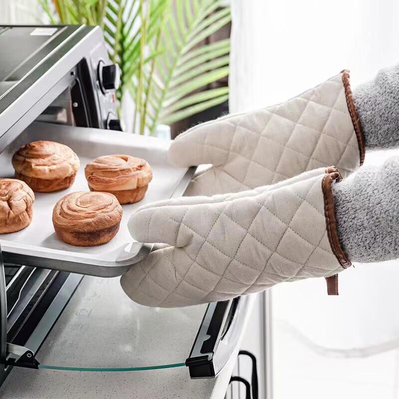 

COKRSUPE Heat Resistant Oven Gloves