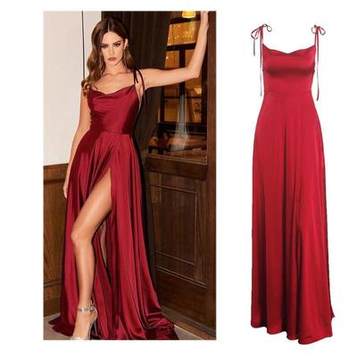 Élégante robe de soirée en satin à bretelles spaghetti avec encolure carrée et fente haute