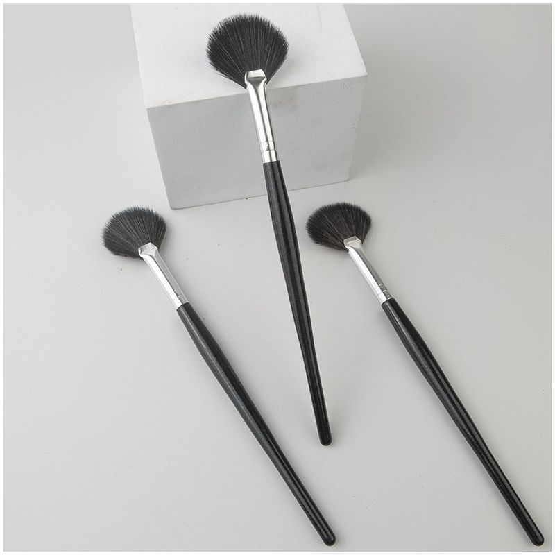 Choyu - Fan Highlighter Brush