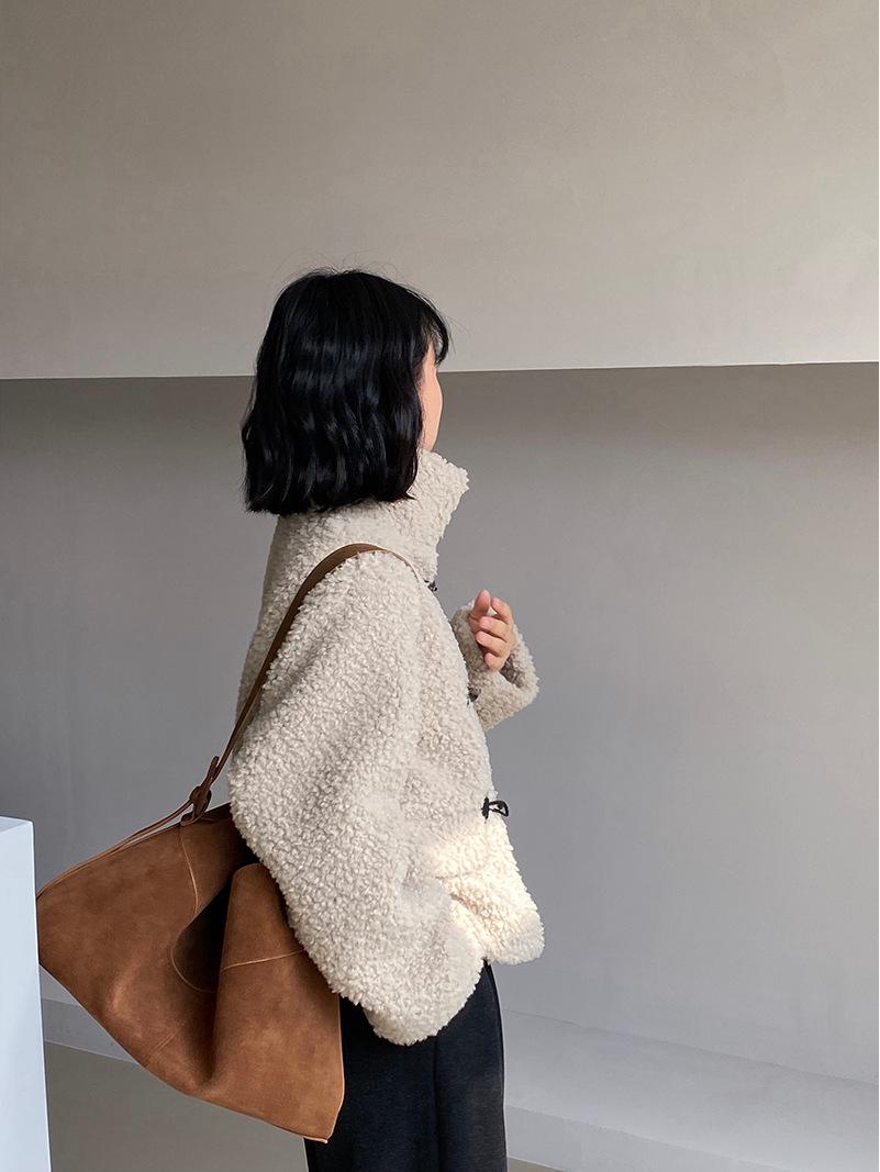 

Зимнее пальто Jiangzuo Korean Horn Button из овечьей шерсти, воротник-стойка, короткое и толстое (Модель 6156) Medium