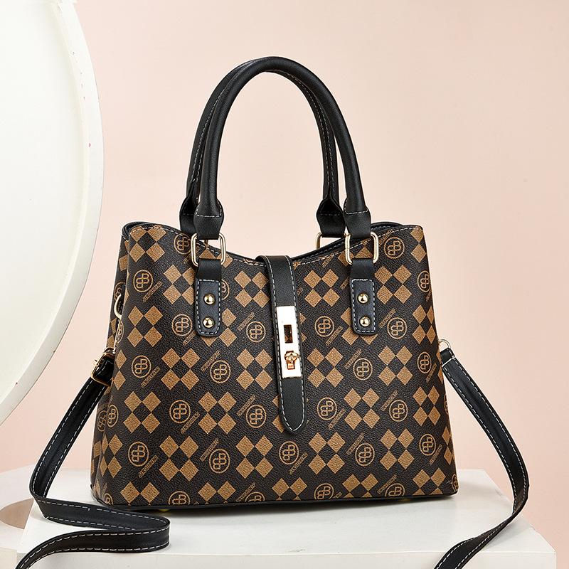 Fashion Messenger Bag Classic Retro Portable Women's Versatile Large Bag Shoulder Bag