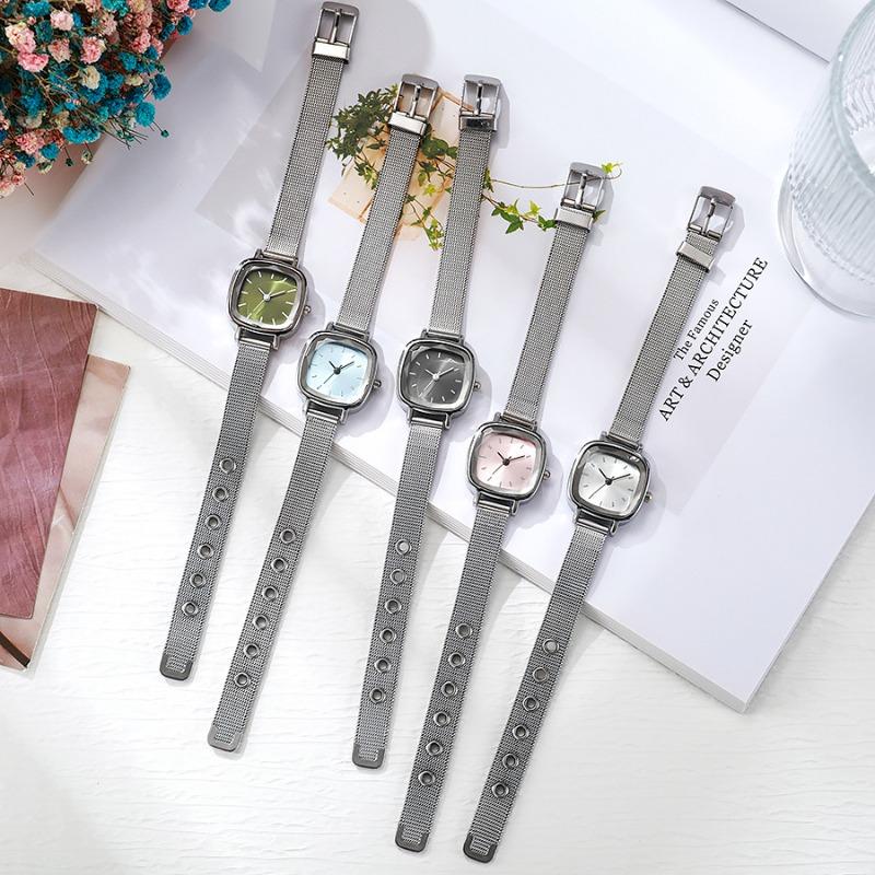 Französische Nischenuhr Studentin Koreanische Version Einfach Ins Fengsen Mädchen College-Stil Retro Hongkong-Stil Ins Gleicher Stil