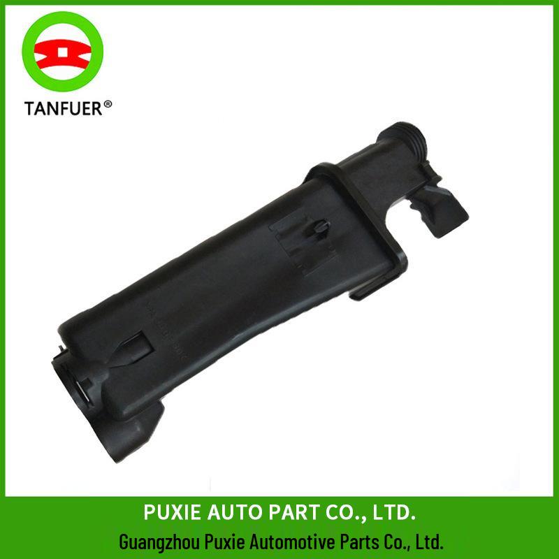 

Расширительный бачок системы охлаждения BMW 3 серии E46 и X3 E83/X5 E53 17137787039 362