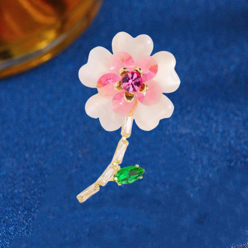 

Высококачественная брошь-цветок с инкрустацией из опала и циркония, розовый корсаж, темперамент, универсальная одежда, элегантные аксессуары для булавки