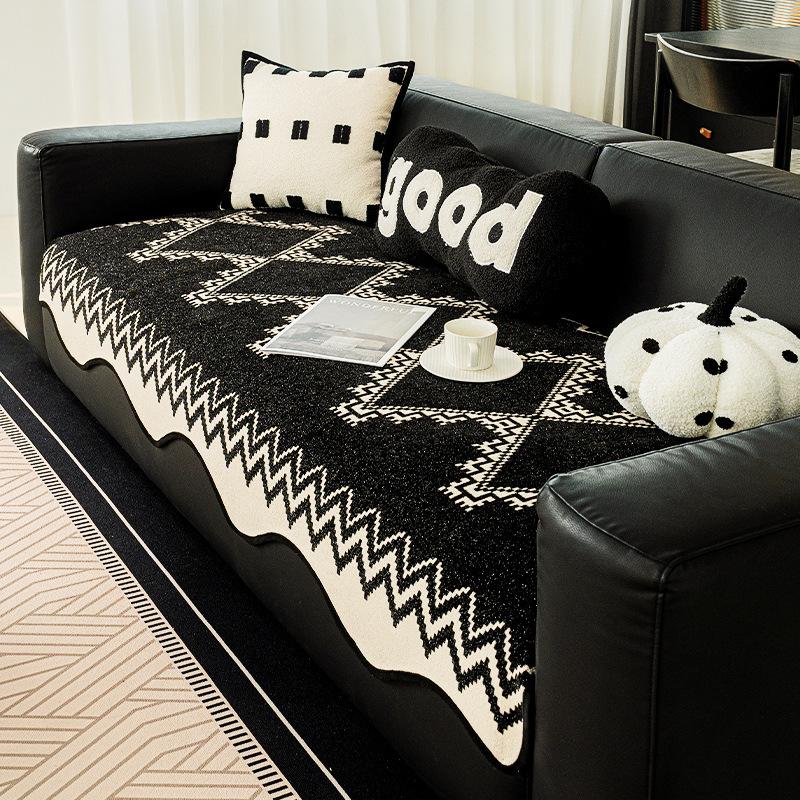 

Special-Shaped Sofa Cushion, Light Luxury Sofa Cover, High-End Sense, Universal In All Seasons New Non-Slip Irregular Seat Cushion 90*70cm