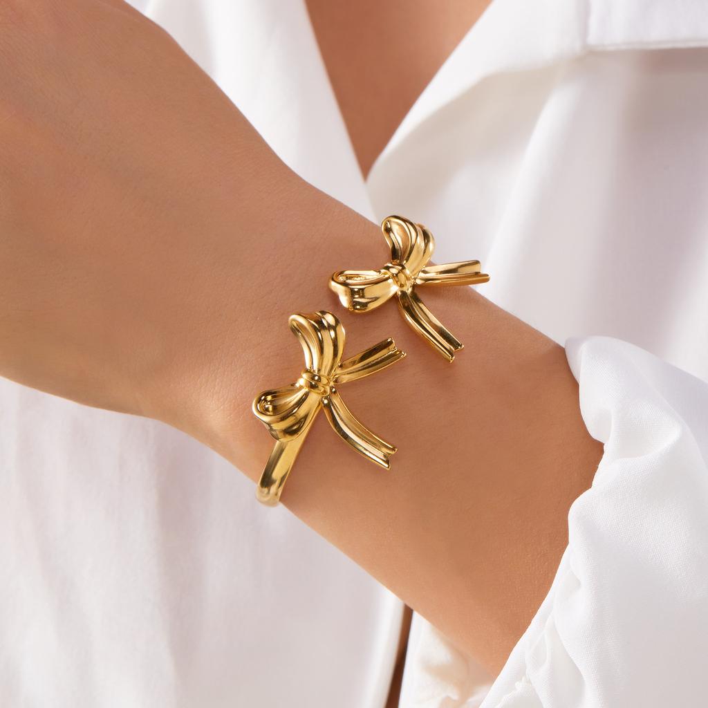 New Classic Sun Moon Pattern Open Bangles Bracelet For Women Gold Color Stainless Steel Heart Cuff Bracelet Hand Ornament Gift