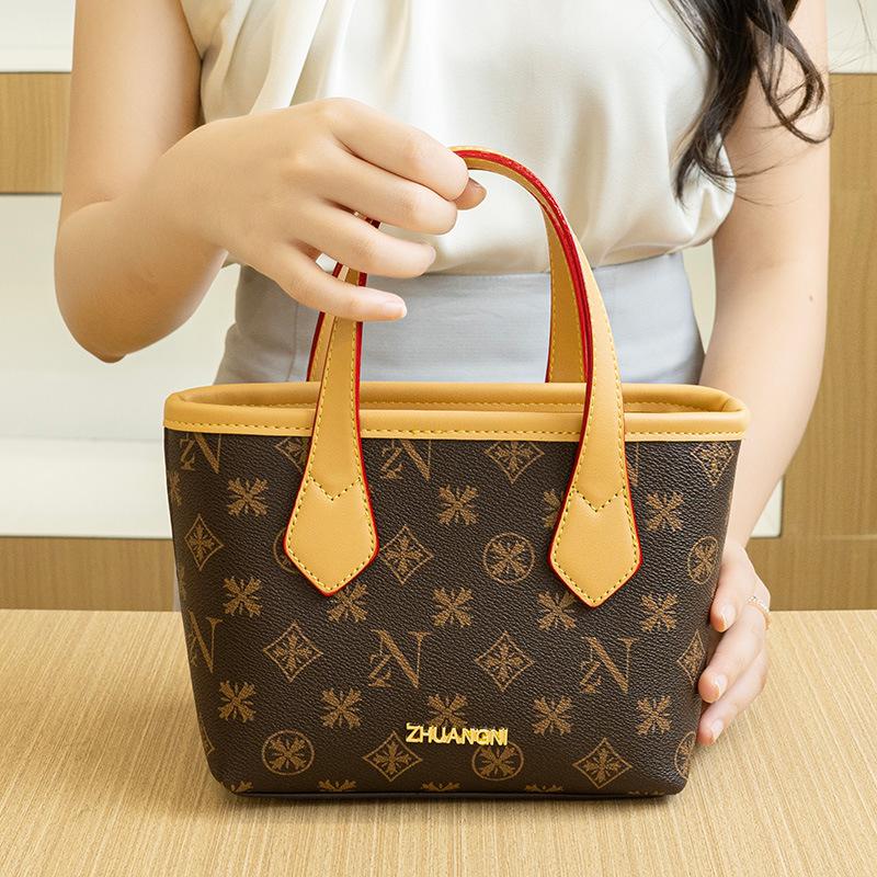 Summer New Trendy Fashion Bag for Women with High End Style Crossbody Bucket Bag Niche Design for Women