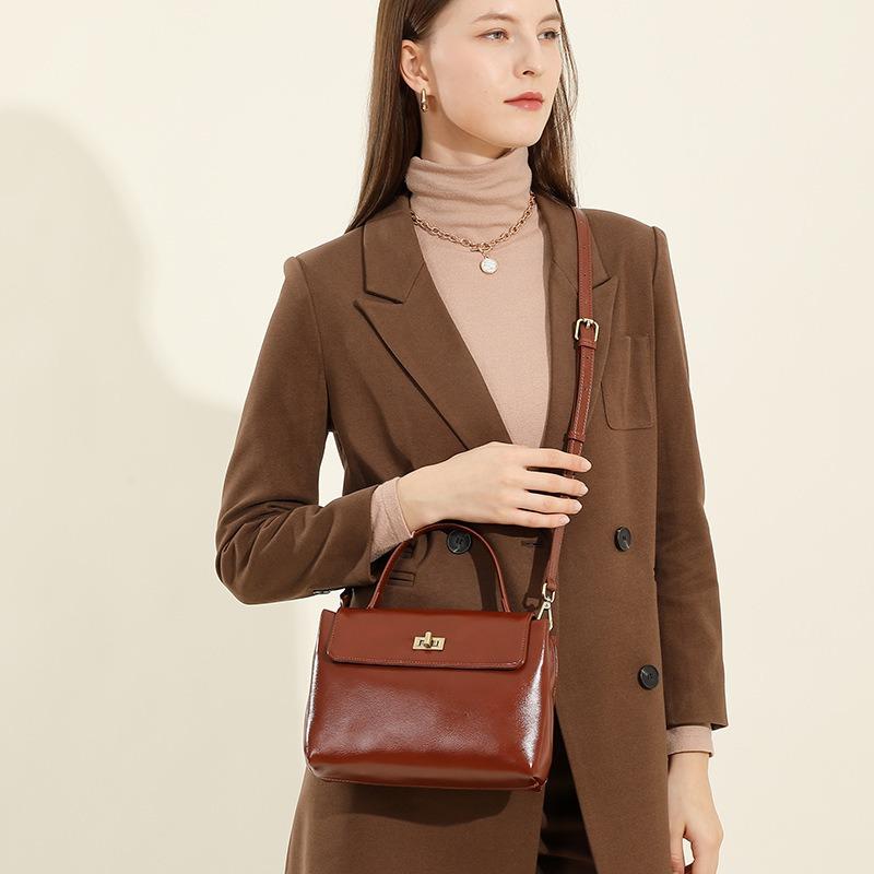 Leather Women's Bags, Messenger Bags, Women's Spring and Summer New High-end Textured Shoulder Bags, Fashionable and Versatile Commuter Handbags