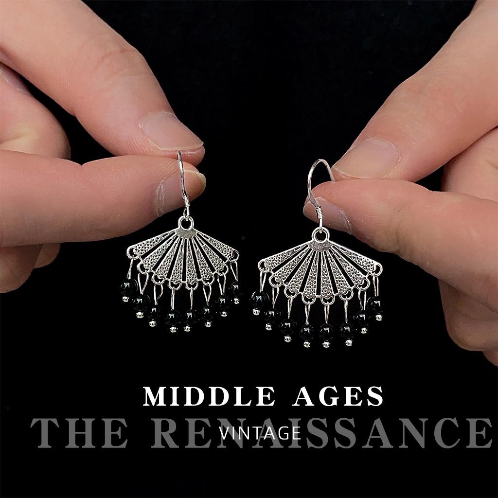 Ретро этнические серьги в форме веера с бахромой, темпераментные серьги-гвоздики, нишевый дизайн, украшения для ушей