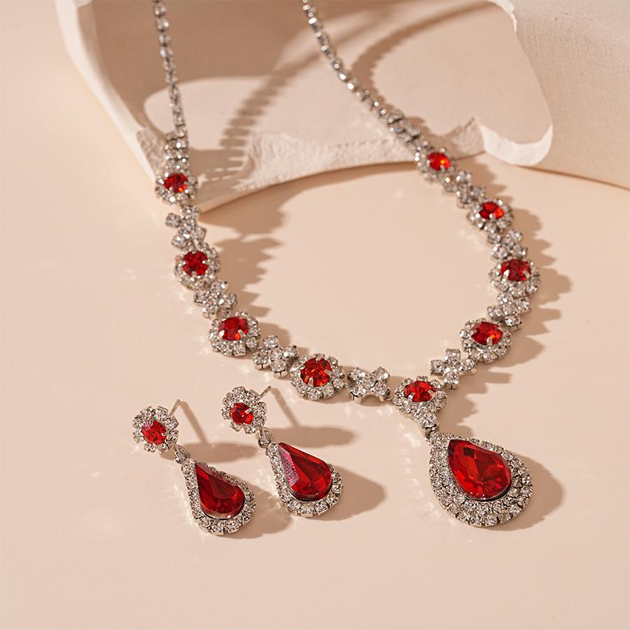 Two-Piece Luxury Retro Rhinestone Teardrop Necklace & Earrings Set – French Court Style