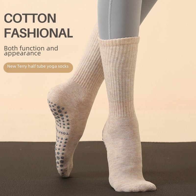 Șosete de bumbac pentru femei, cu tub mediu, pentru yoga, antiderapante, respirabile - Șosete absorbante de transpirație pentru sport, alergare și pilates.
