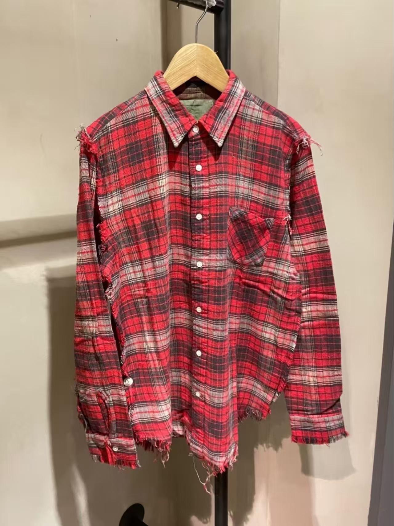 

Женская рубашка в красно-черную клетку, свободного кроя, с потертостями и необработанным краем, серия Shenzhen Nanyou 13 - Стиль Весна 2026 M (Approx. 95-110 Jin)