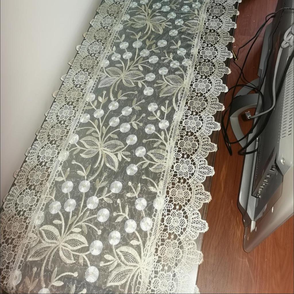 European Style Lace Table Runner Embroidered TV Cabinet Covers Stylish Luxury Home Decoration Wedding Party Long Tablecloth Ins