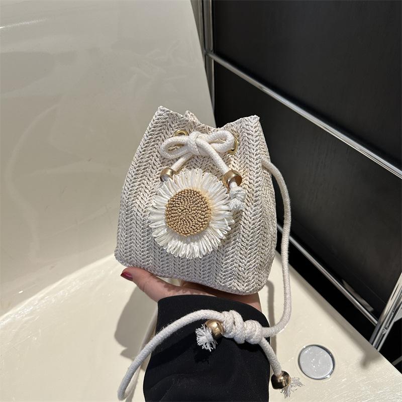 Woven Bag Women's Bag New Trendy Retro Summer Straw Weaving Cute Bucket Bag Personalized Girl Shoulder Messenger Bag