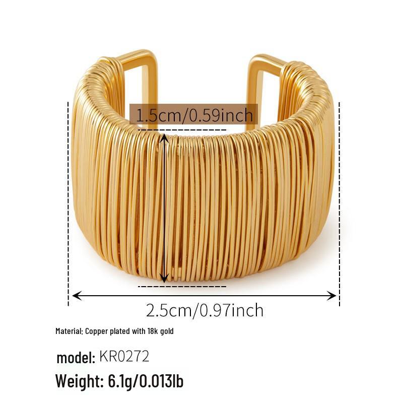 Stylový prsten na prst s plisovaným designem, pozlacený 18K zlatem - Odolný šperk, který nevybledne