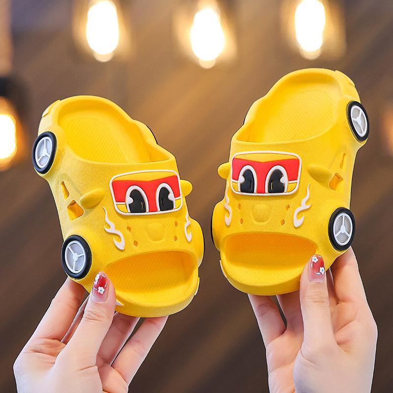 Kinder Cartoon leuchtende Auto-förmige Hausschuhe - Sommer Jungen und Mädchen rutschfeste weiche Sohle Hausschuhe