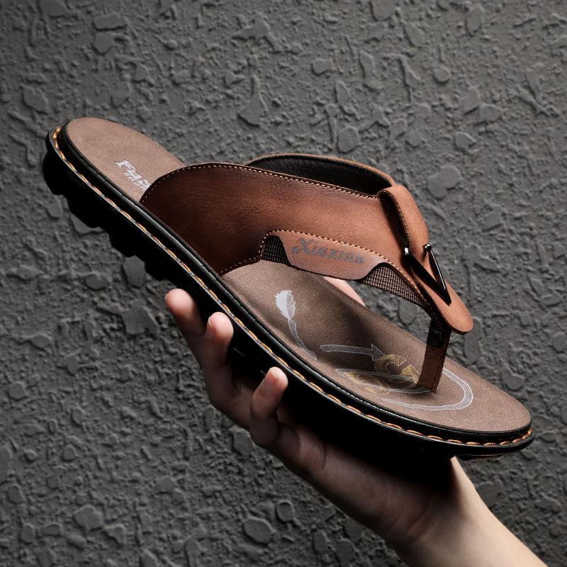 Flip Flops Men Leather Summer Casual Sandals Classic Men Outdoor Designer Lightweight Mens Slides Beach Shoes Zapatos Hombre