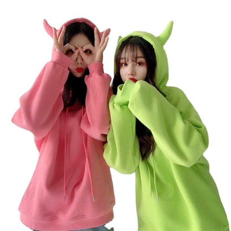 Anime Damen Hoodies mit Horn-Kapuze im japanischen Stil, lockerer, mittellanger, verdickter Samtpullover mit langen Ärmeln, Sweatwear, überschnittene Schultern